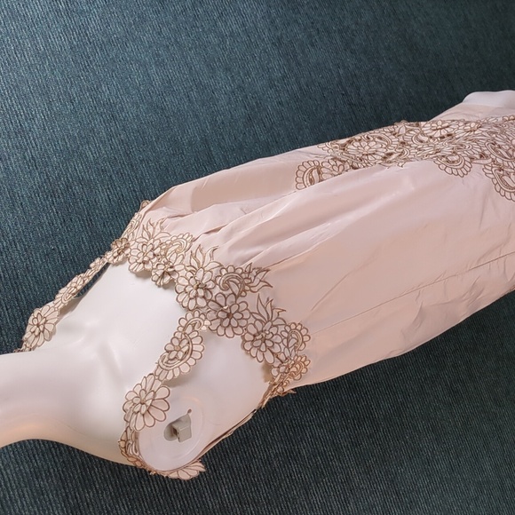 BCBGMaxAzria Cute Flowery Summer Dress! - Picture 12 of 16